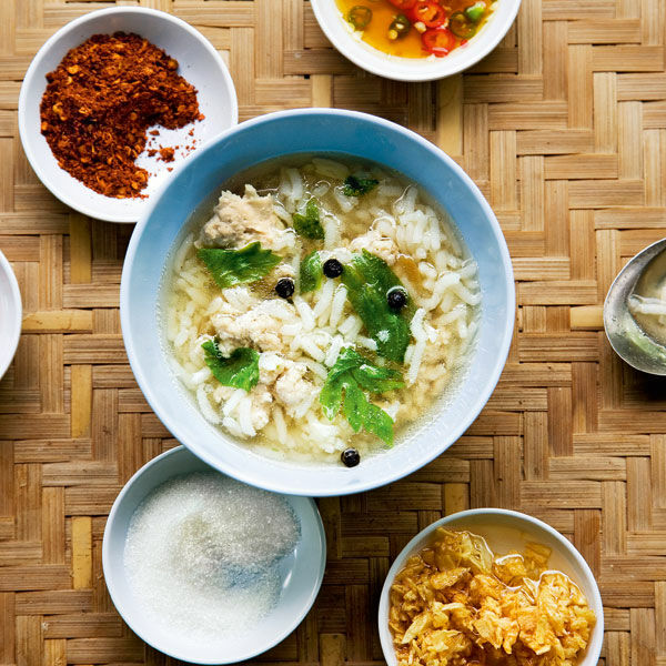 Reissuppe mit Fleischbällchen (Khao Thom Muh)