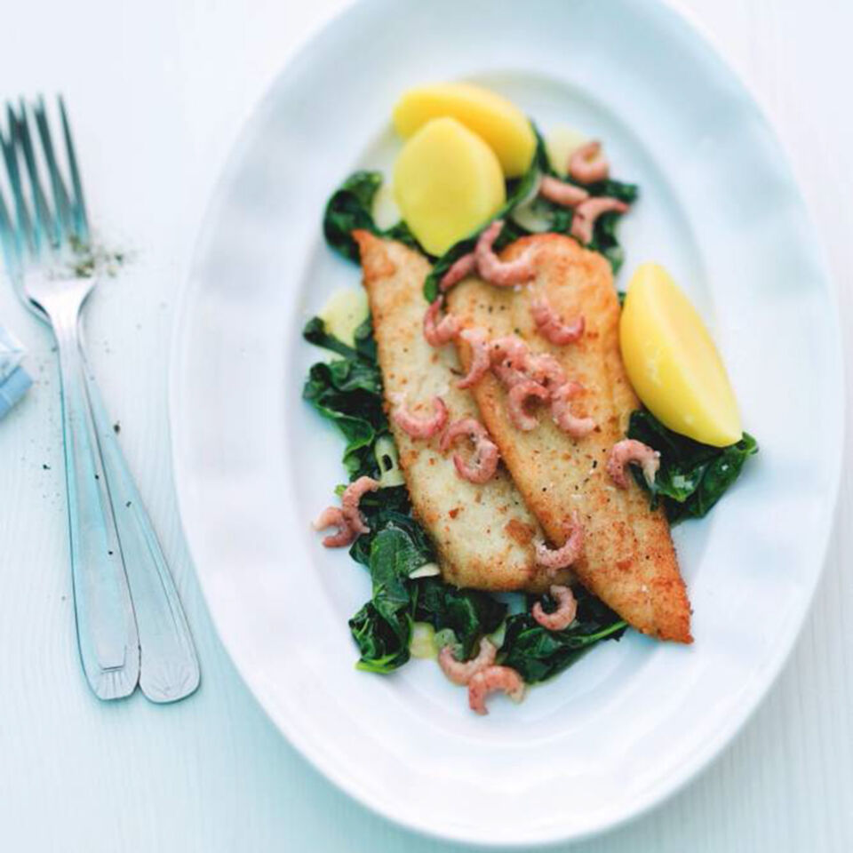 Scholle mit Spinat und Krabben Rezept | Küchengötter Scholle mit Spinat und Krabben Rezept | Küchengötter