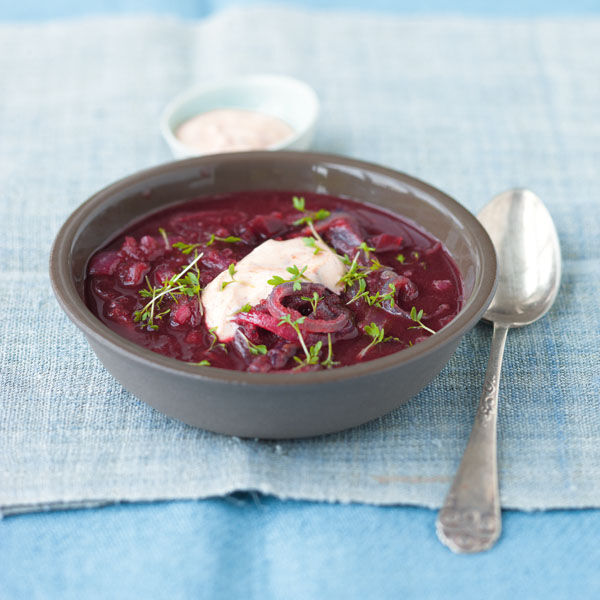 Rote Zwiebel-Suppe Rezept | Küchengötter