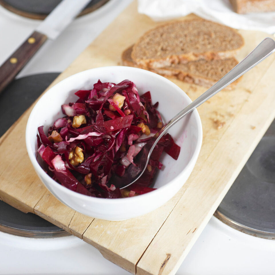 Rote-Bete-Radicchio-Salat Rezept | Küchengötter Rote-Bete-Radicchio-Salat Rezept | Küchengötter