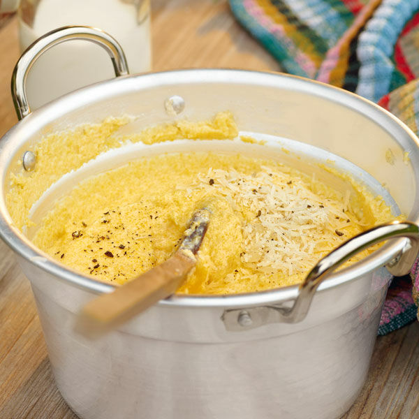 Polenta mit Butter, Sahne und Parmesan