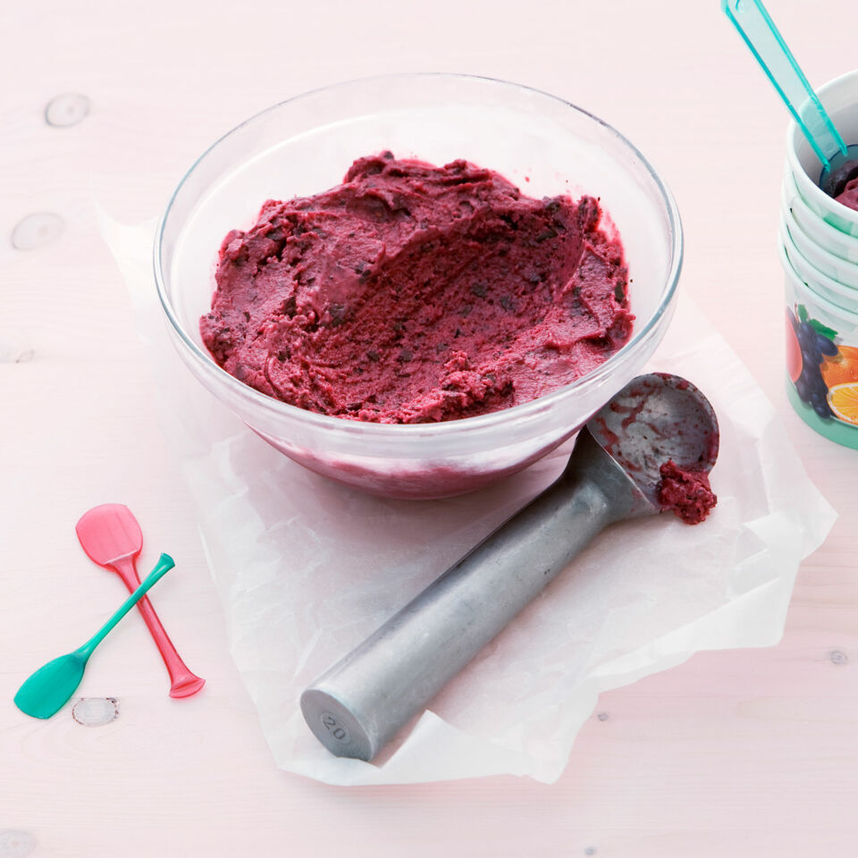 Beeren Joghurt Eis Mit Schokolade Rezept Kuchengotter