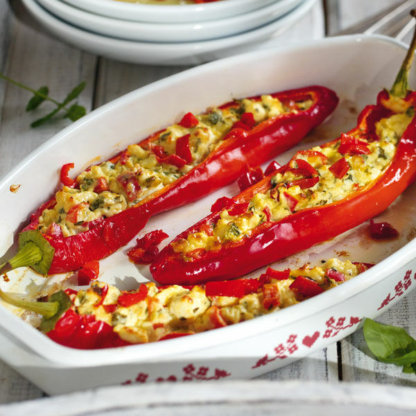 Gefüllte Spitzpaprika mit Schafskäsecreme Rezept | Küchengötter Gefüllte Spitzpaprika mit Schafskäsecreme Rezept | Küchengötter