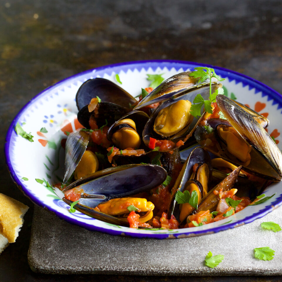 Schnelle Muscheln In Tomatensauce Rezept Kuchengotter Rezept Muscheln In Tomatensoße