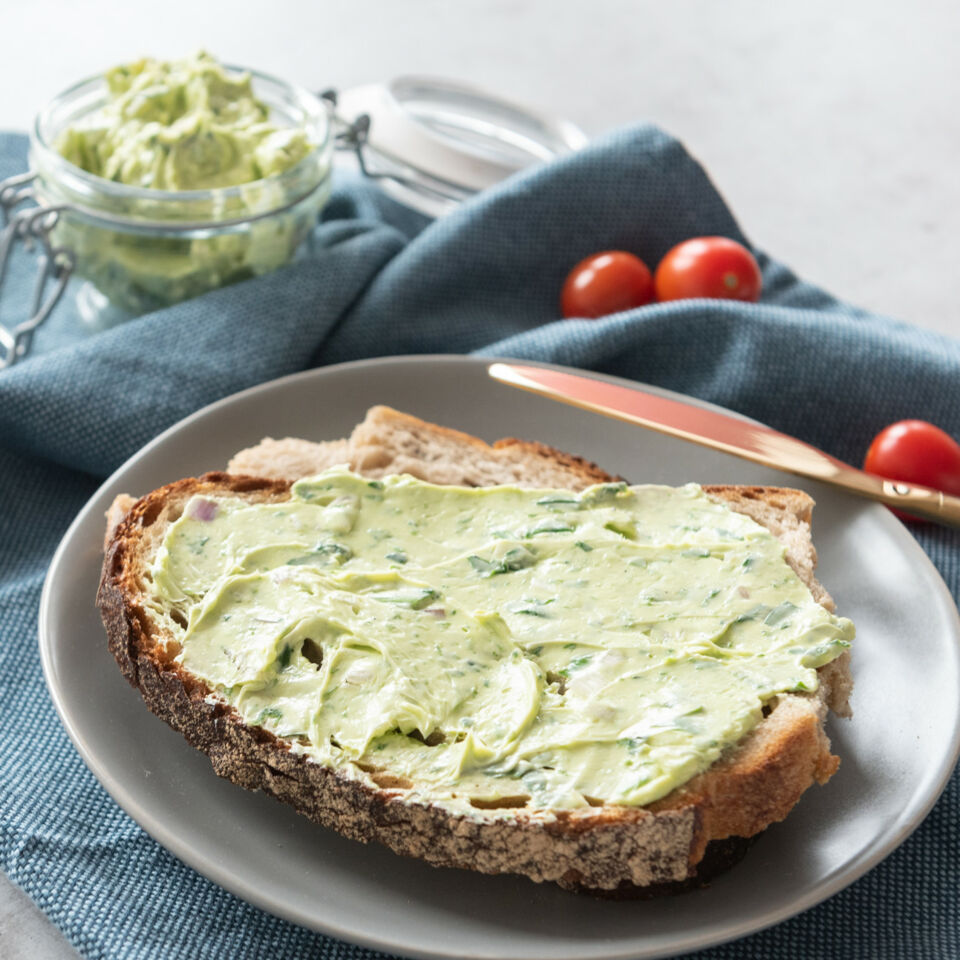 Bärlauch-Butter Rezept | Küchengötter Bärlauch-Butter Rezept | Küchengötter