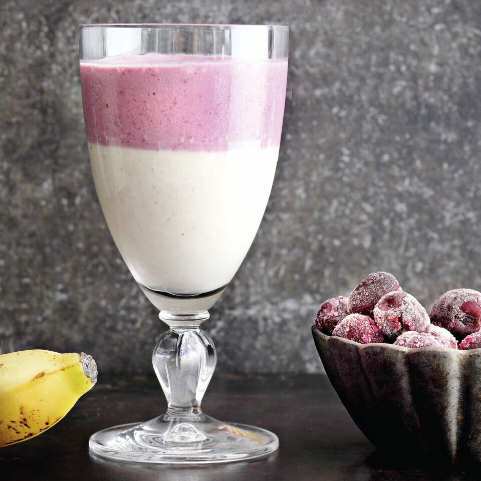 Banane-Kirsch-Proteinshake Rezept | Küchengötter Banane-Kirsch-Proteinshake Rezept | Küchengötter