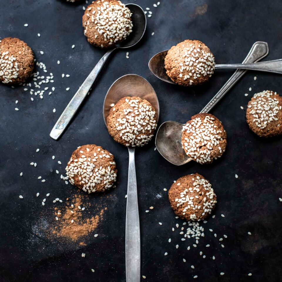 Vegane Tahini-Gewürzplätzchen Rezept | Küchengötter Vegane Tahini-Gewürzplätzchen Rezept | Küchengötter