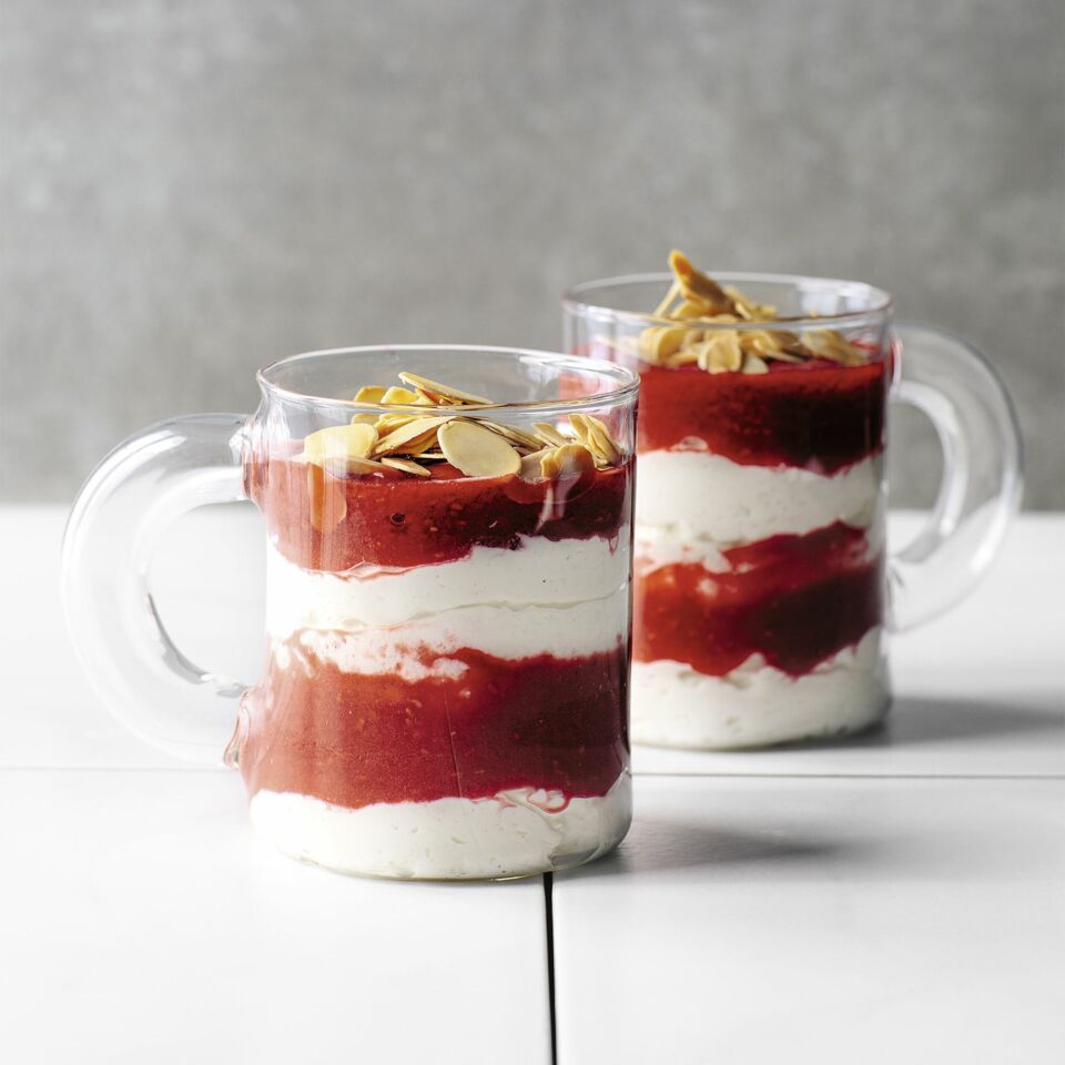 Himbeer-Schichtdessert Rezept | Küchengötter Himbeer-Schichtdessert Rezept | Küchengötter