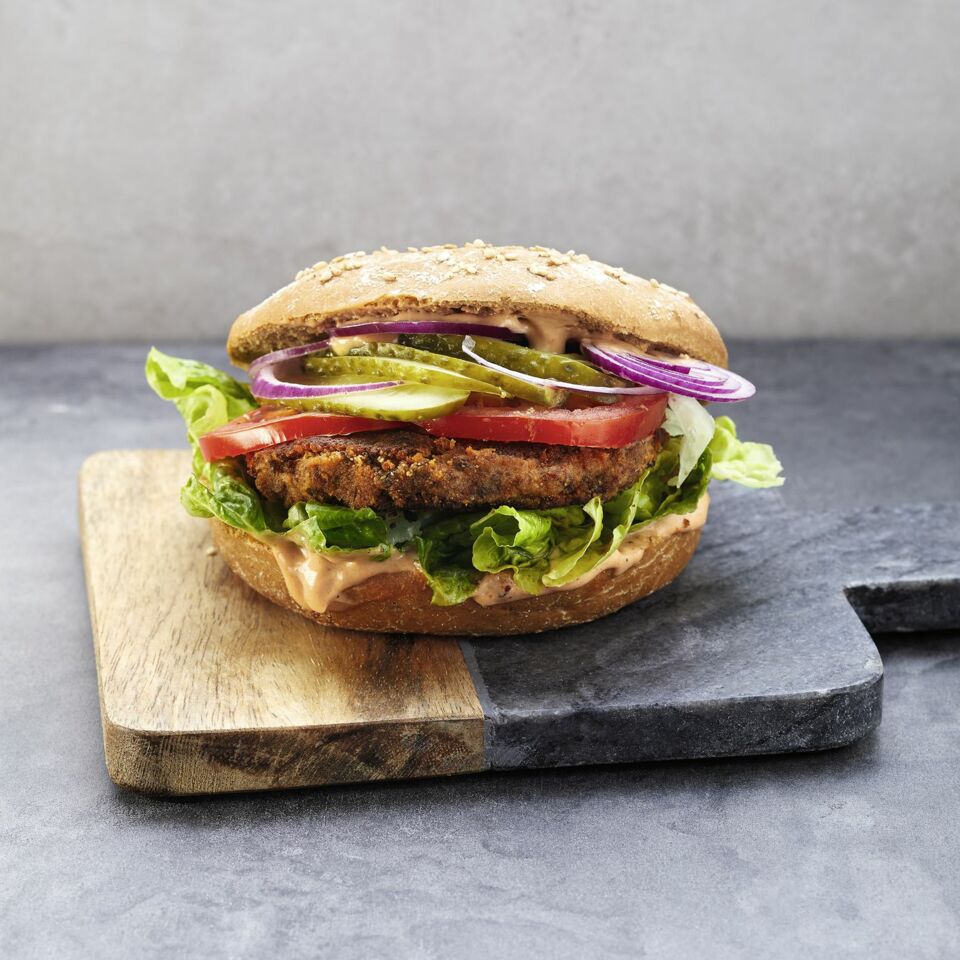 Schwarze-Bohnen-Burger mit Cocktailsauce Rezept | Küchengötter Schwarze-Bohnen-Burger mit Cocktailsauce Rezept | Küchengötter