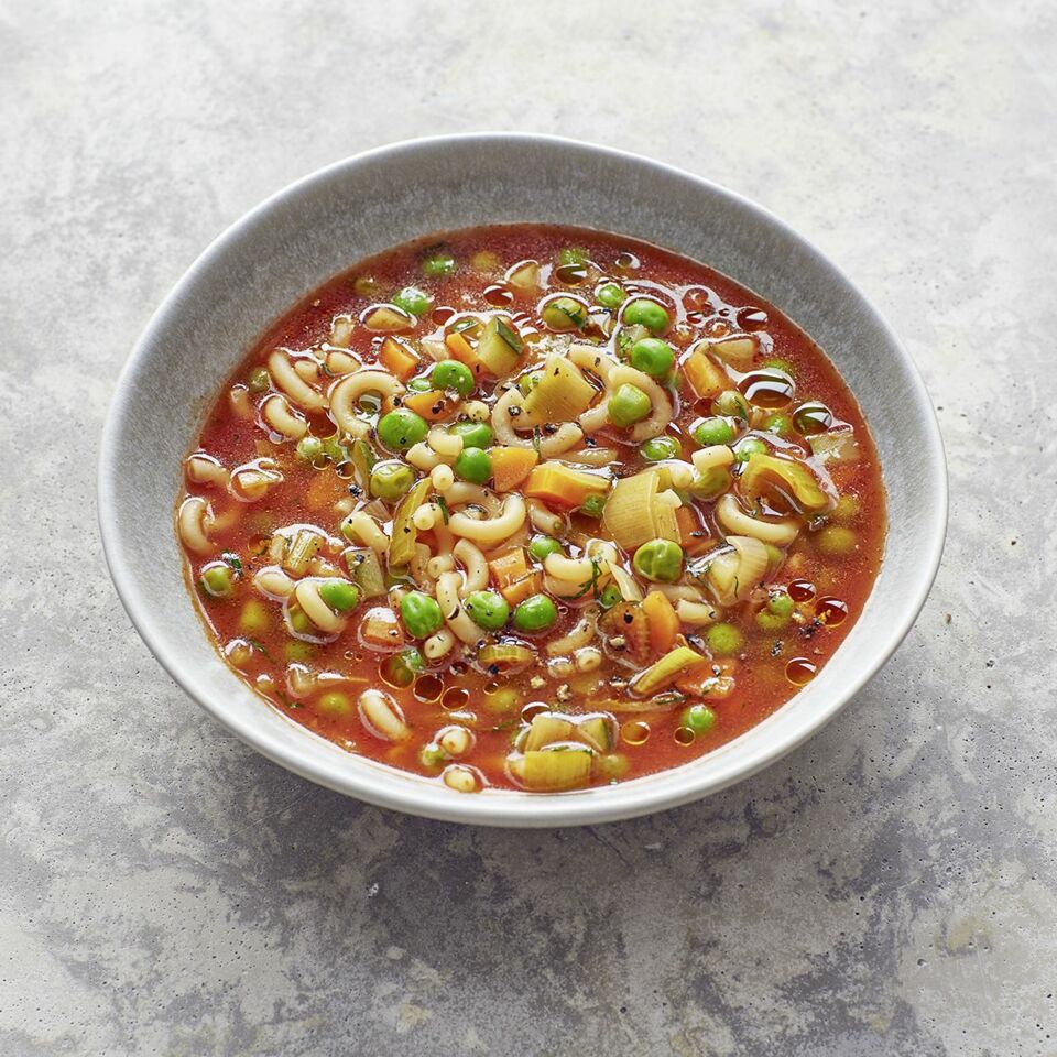 Vegetarische Tomatensuppe mit Nudeln Rezept | Küchengötter