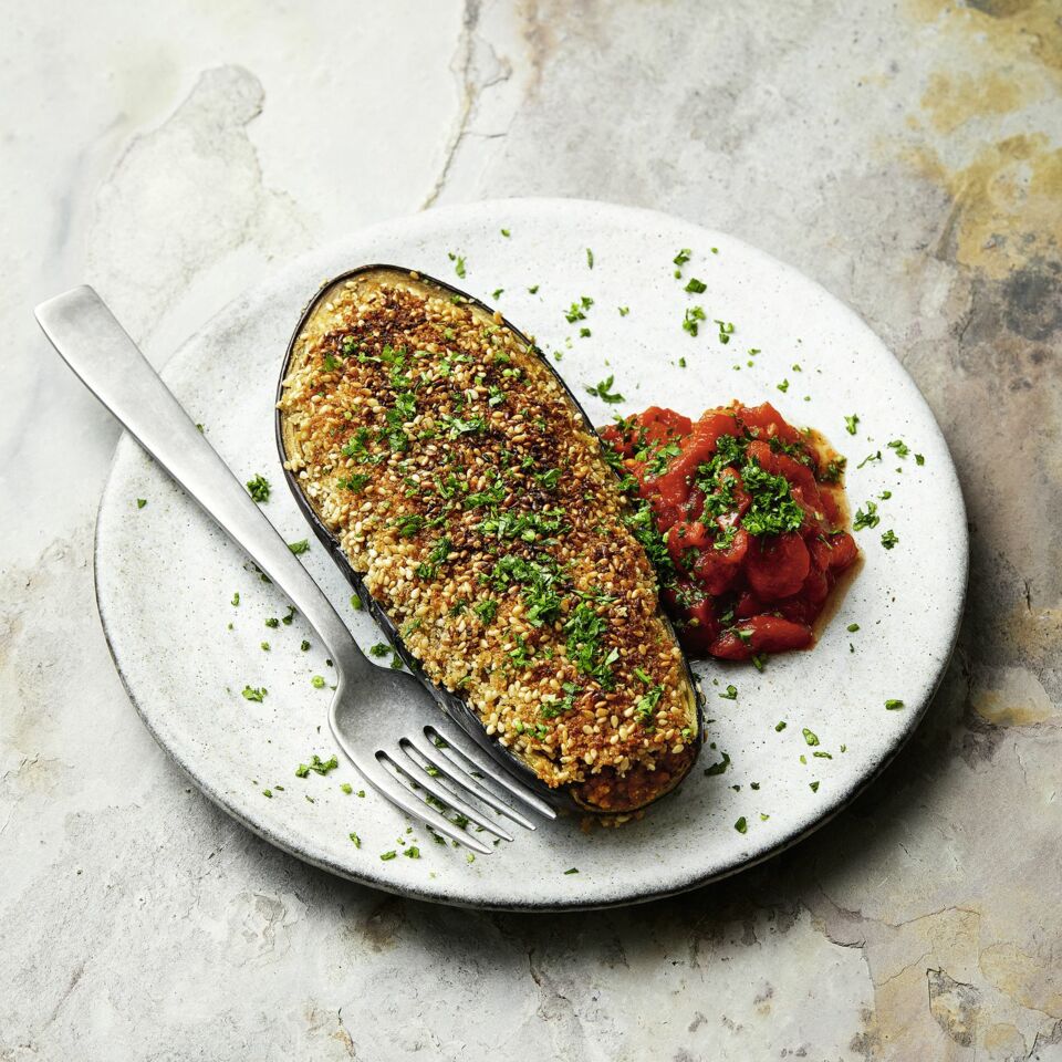 Gefüllte Aubergine mit Gemüsesauce Rezept | Küchengötter Gefüllte Aubergine mit Gemüsesauce Rezept | Küchengötter