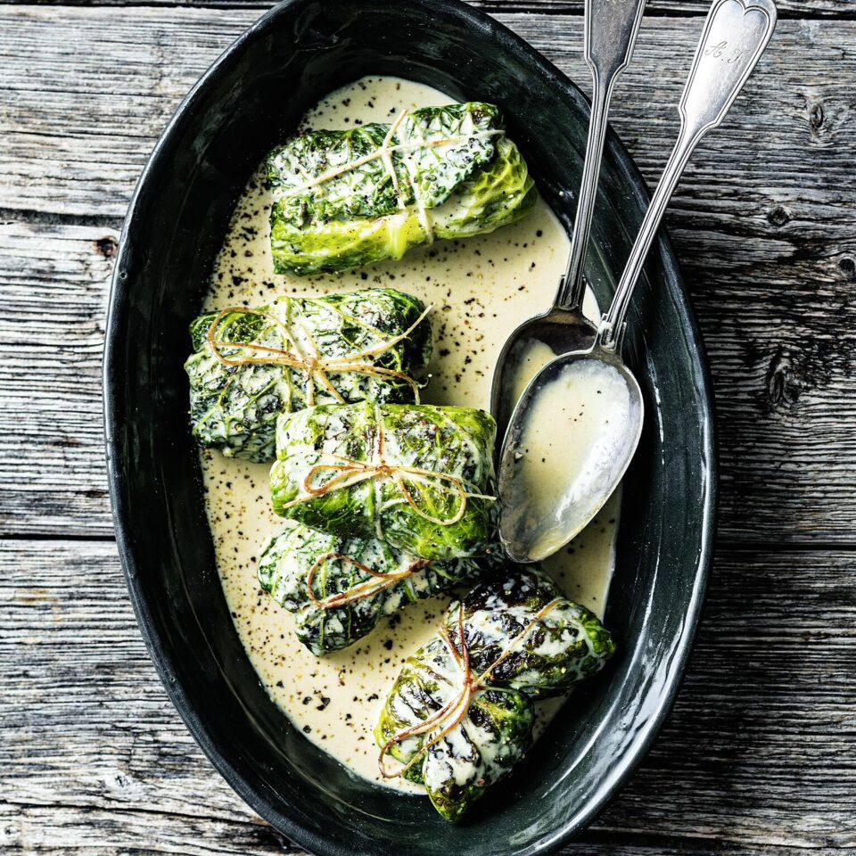 Wirsingrouladen mit Hirsefüllung Rezept | Küchengötter Wirsingrouladen mit Hirsefüllung Rezept | Küchengötter