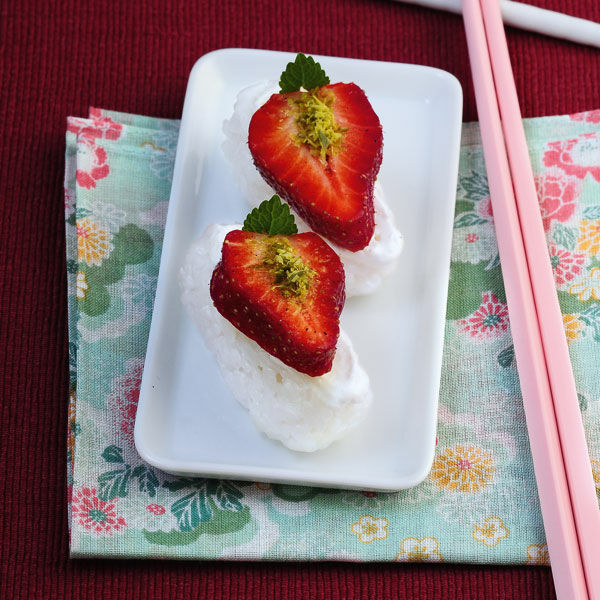 Süße Sushi mit Erdbeeren