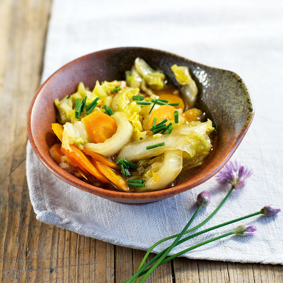 Chinakohl-Möhren-Gemüse Rezept | Küchengötter