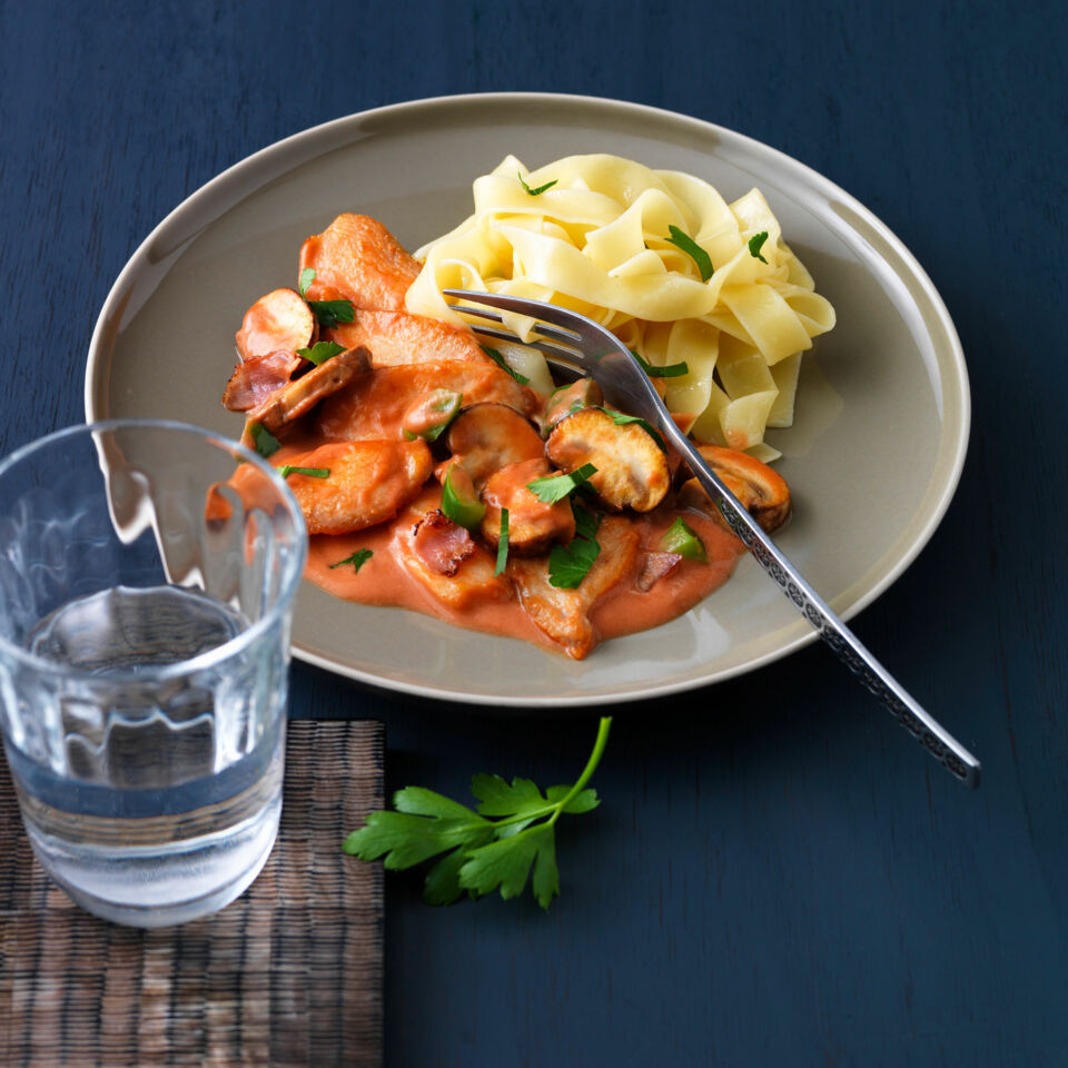 Hähnchengeschnetzeltes Rezept | Küchengötter Hähnchengeschnetzeltes Rezept | Küchengötter