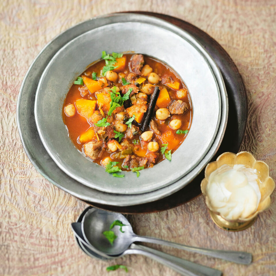 Marokkanischer Lamm-Kürbis-Eintopf mit Kichererbsen Rezept | Küchengötter Marokkanischer Lamm-Kürbis-Eintopf mit Kichererbsen Rezept | Küchengötter