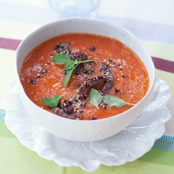 Papaya-Tomaten-Suppe mit Rindfleisch