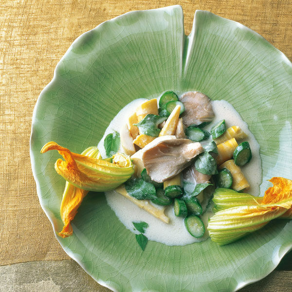 Bambus und Zucchini in Kokossauce