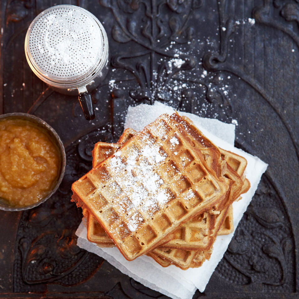 Zimtwaffeln mit Quitten-Emulsion Rezept | Küchengötter