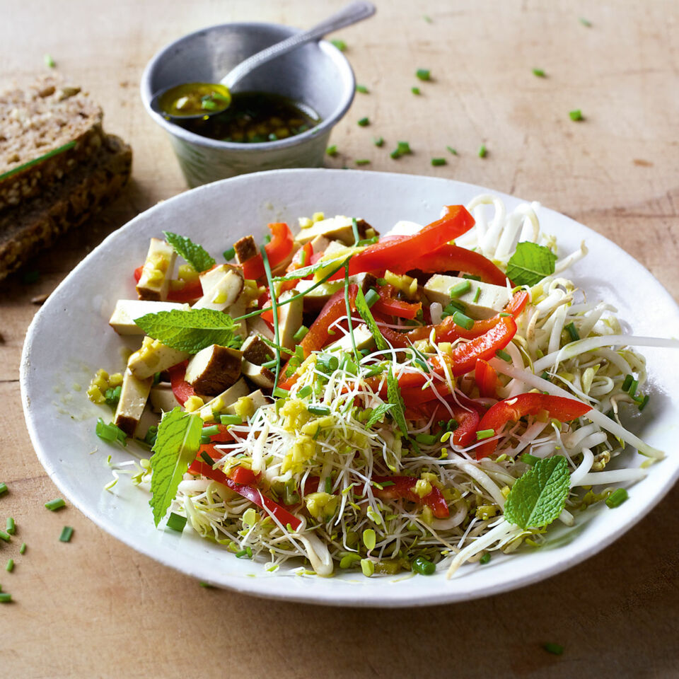 Sprossensalat mit Ingwer Rezept | Küchengötter Sprossensalat mit Ingwer Rezept | Küchengötter