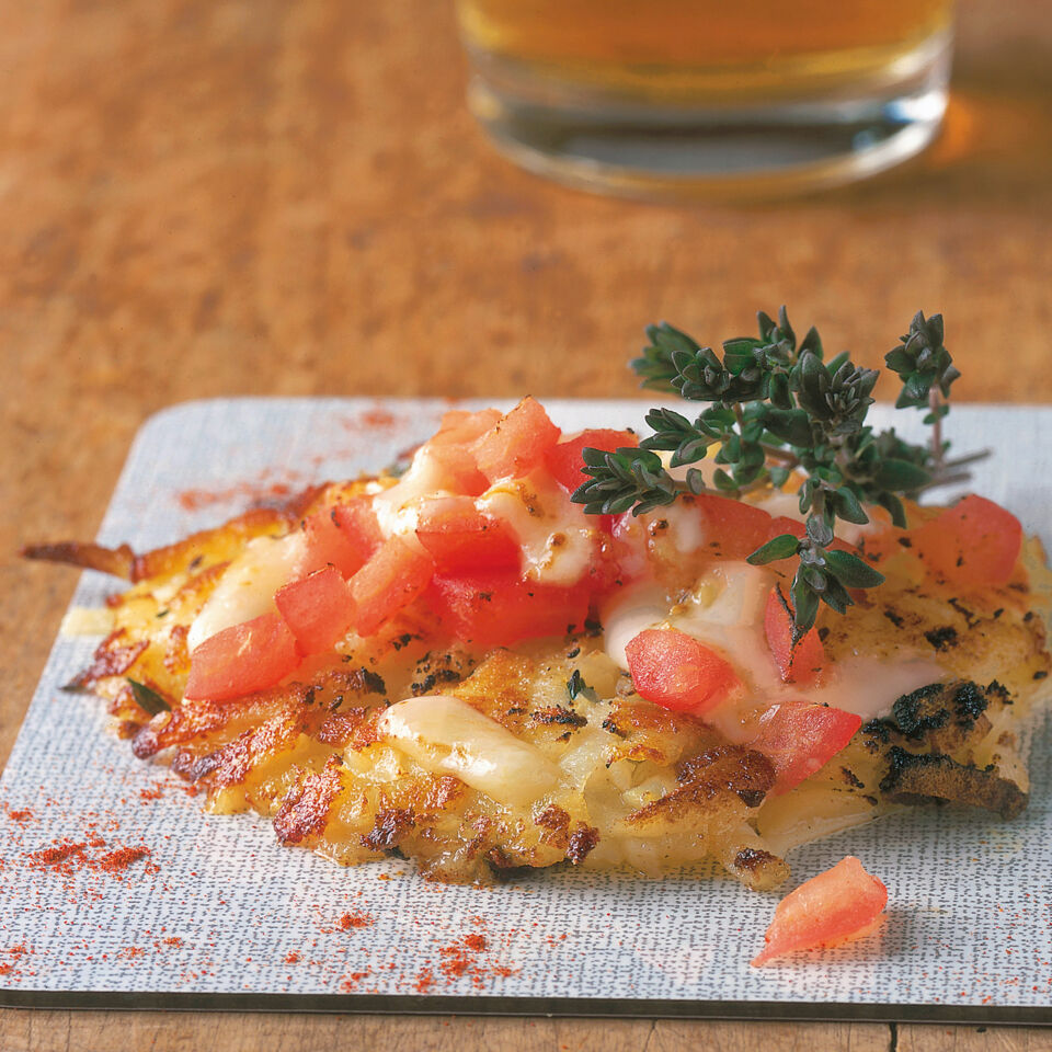 Kartoffelrösti mit Tomaten und Käse Rezept | Küchengötter Kartoffelrösti mit Tomaten und Käse Rezept | Küchengötter