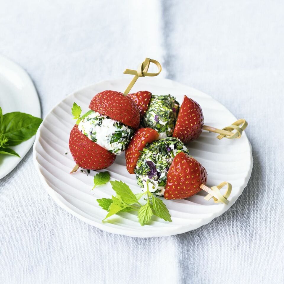 Erdbeeren mit Ziegenfrischkäse Rezept | Küchengötter
