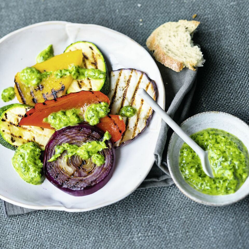 Grillgemüse mit Mojo verde Rezept | Küchengötter Grillgemüse mit Mojo verde Rezept | Küchengötter