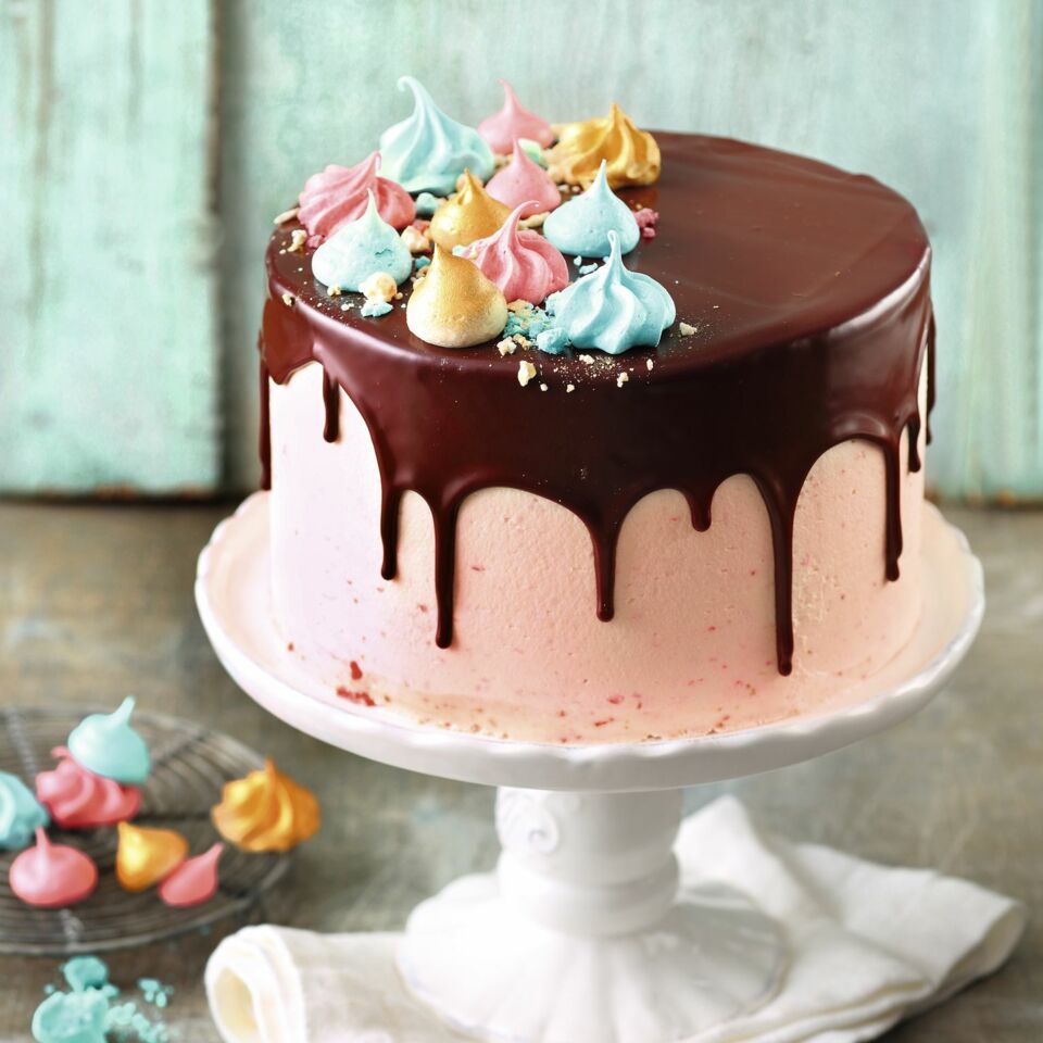 Schokoladentorte mit Erdbeer-Buttercreme (Rezept mit Bild) | Küchengötter Schokoladentorte mit Erdbeer-Buttercreme (Rezept mit Bild) | Küchengötter