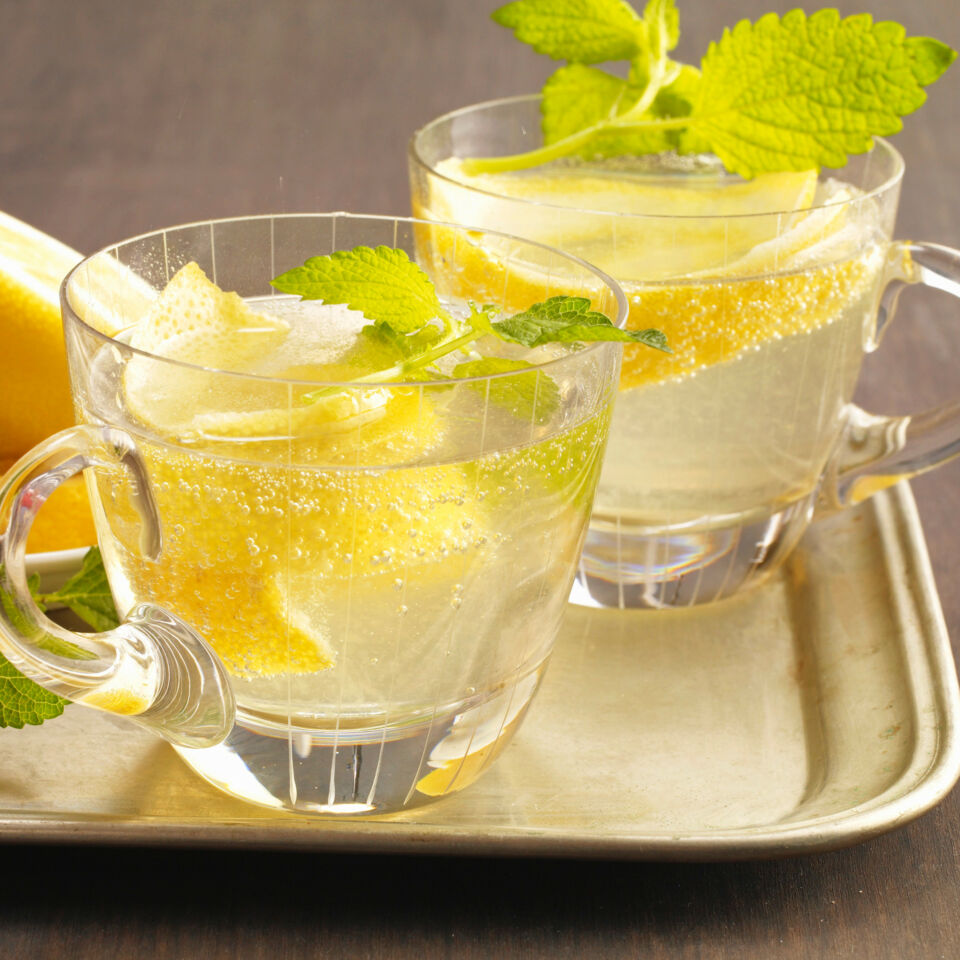 Kalte Ente Rezept - erfrischende Zitronen-Bowle | Küchengötter