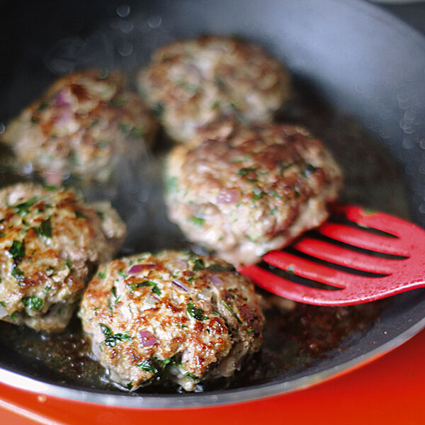 Fleischpflanzerl (Frikadellen) mit Bayerischem Kartoffelsalat Rezept ... Fleischpflanzerl (Frikadellen) mit Bayerischem Kartoffelsalat Rezept ...