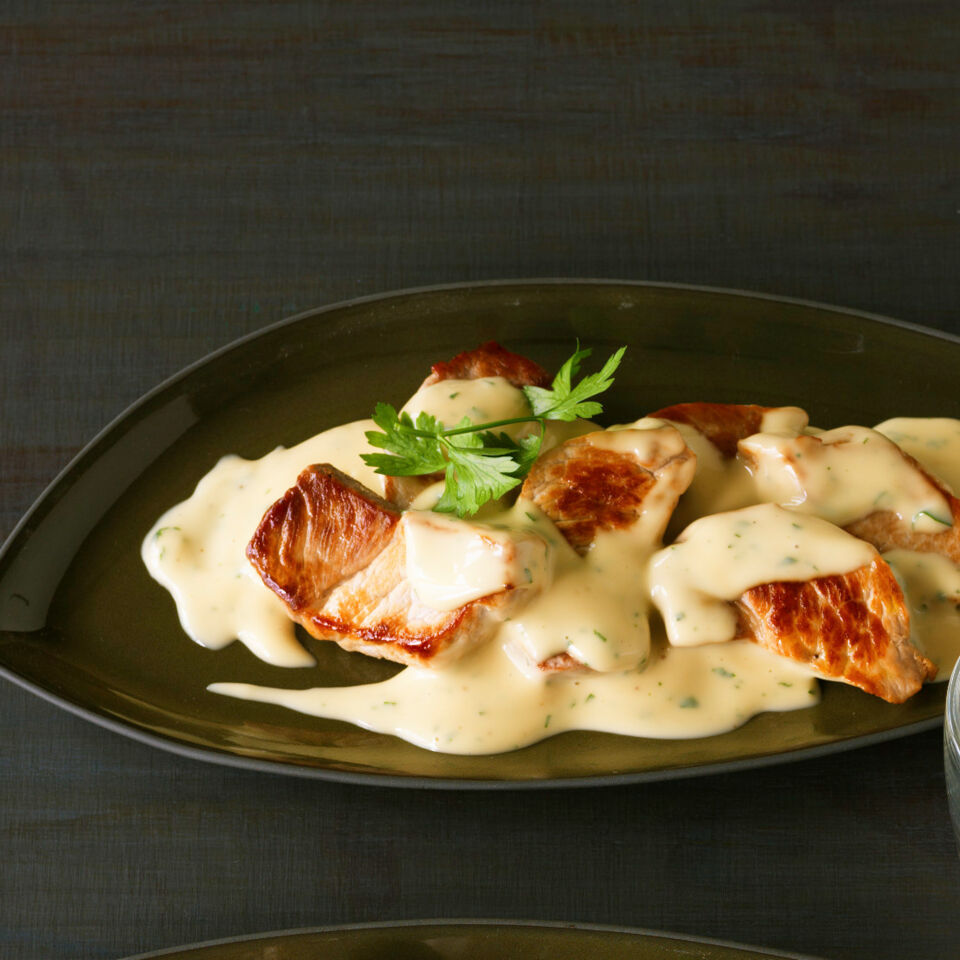 Schweinegeschnetzeltes in Kräuter-Käse-Sauce Rezept | Küchengötter Schweinegeschnetzeltes in Kräuter-Käse-Sauce Rezept | Küchengötter