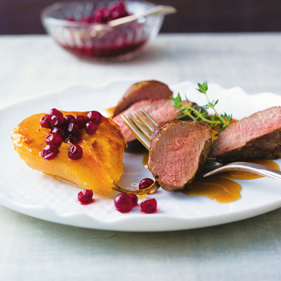 Rehrücken mit karamellisierten Birnen Rezept | Küchengötter