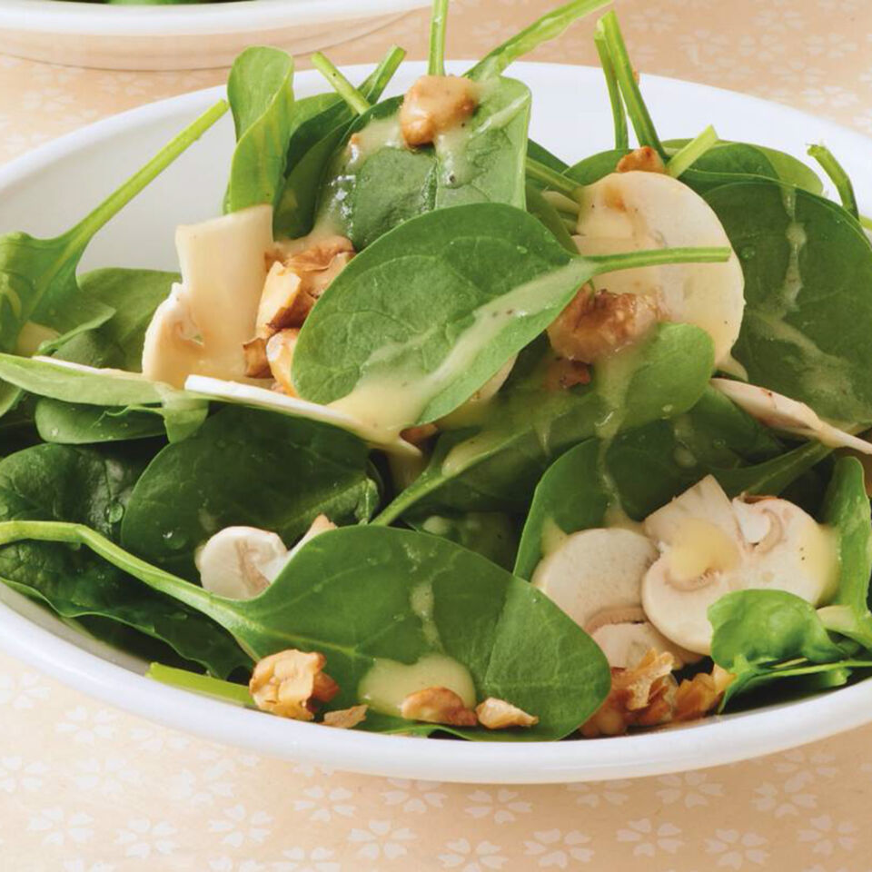 Spinatsalat mit Kartoffeldressing Rezept | Küchengötter Spinatsalat mit Kartoffeldressing Rezept | Küchengötter