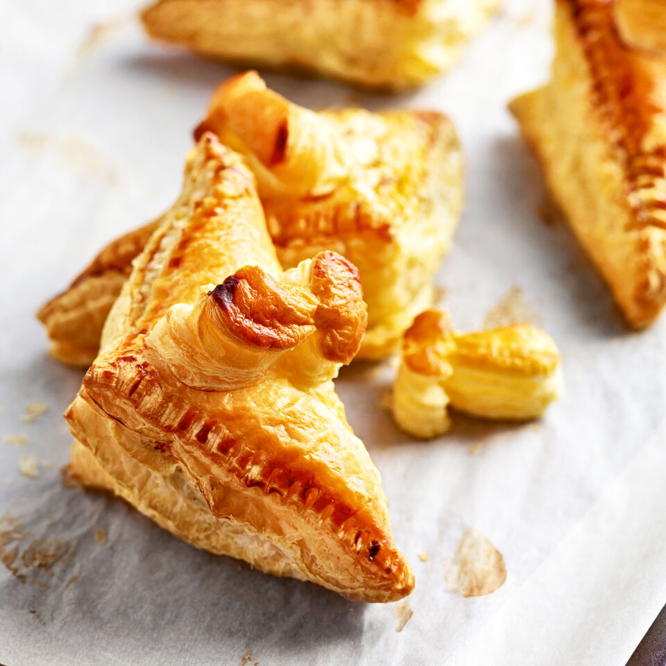 Gefüllte Blätterteigtaschen mit Waldpilzen Rezept | Küchengötter