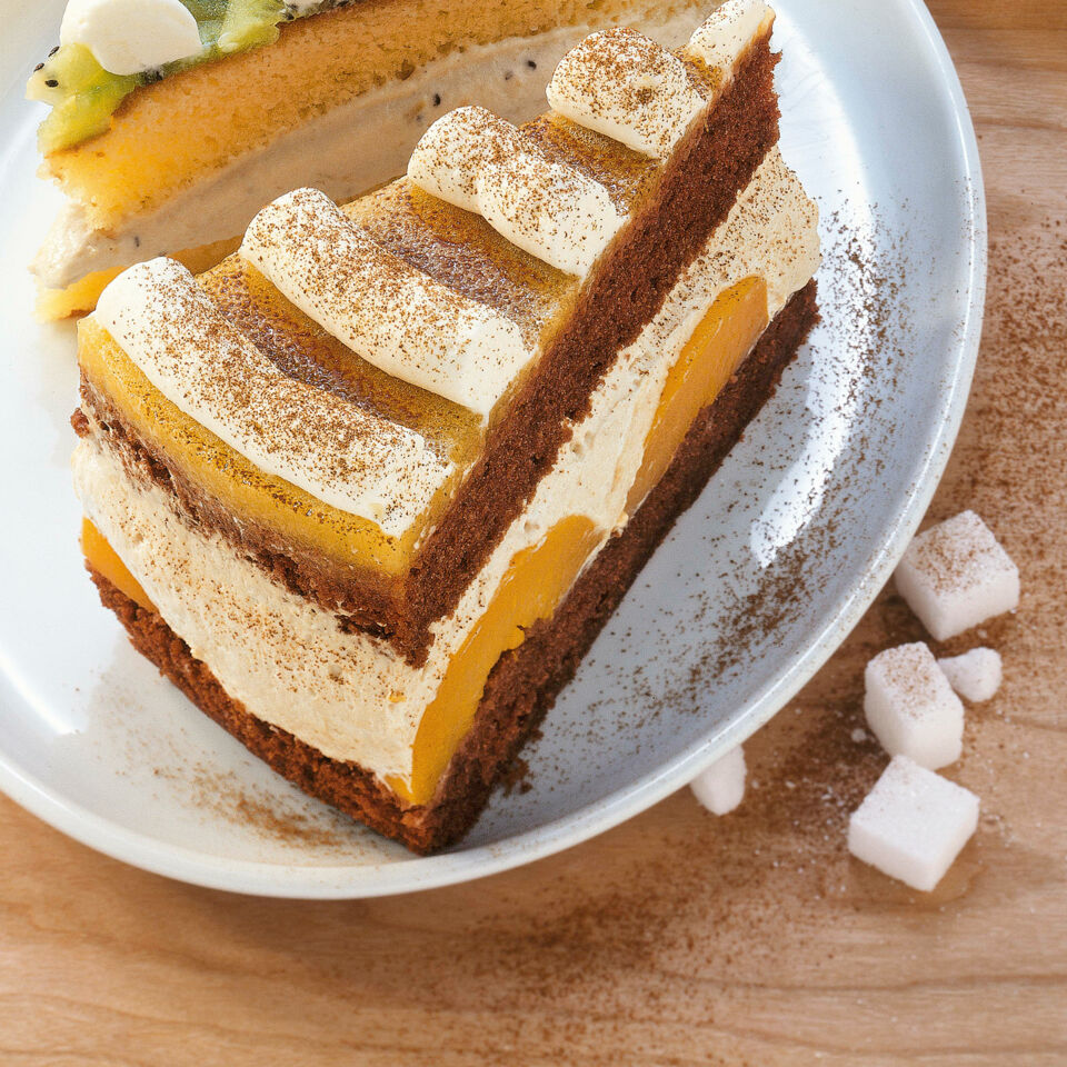 Cappuccino-Pfirsich-Torte Rezept | Küchengötter Cappuccino-Pfirsich-Torte Rezept | Küchengötter