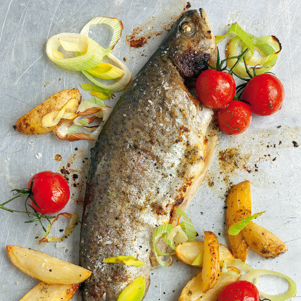 Lauch-Forelle aus dem Ofen Rezept | Küchengötter