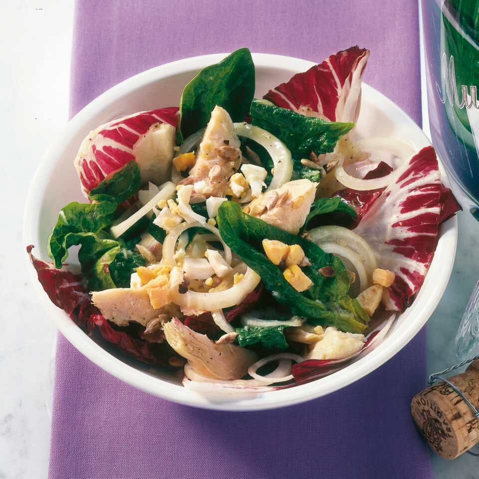 Schneller Radicchio-Spinat-Salat mit Artischocken Rezept | Küchengötter