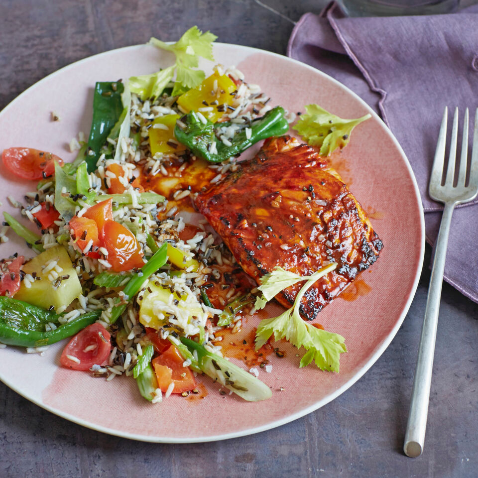 Kreolischer Lachs mit buntem Gemüse-Wildreis Rezept | Küchengötter Kreolischer Lachs mit buntem Gemüse-Wildreis Rezept | Küchengötter