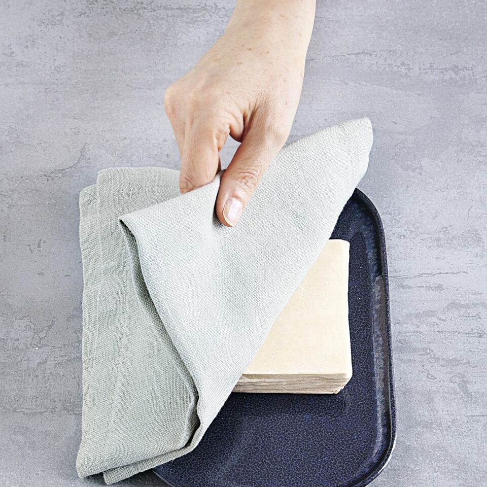 Wan Tans mit Gemüsefüllung aus dem Wok Rezept | Küchengötter Wan Tans mit Gemüsefüllung aus dem Wok Rezept | Küchengötter