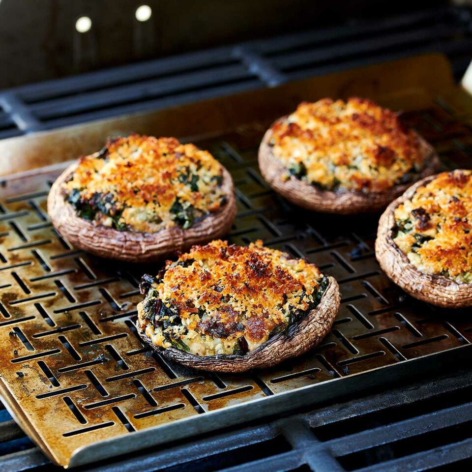 Mit Mangold und Feta gefüllte Portobellos vom Grill Rezept | Küchengötter Mit Mangold und Feta gefüllte Portobellos vom Grill Rezept | Küchengötter