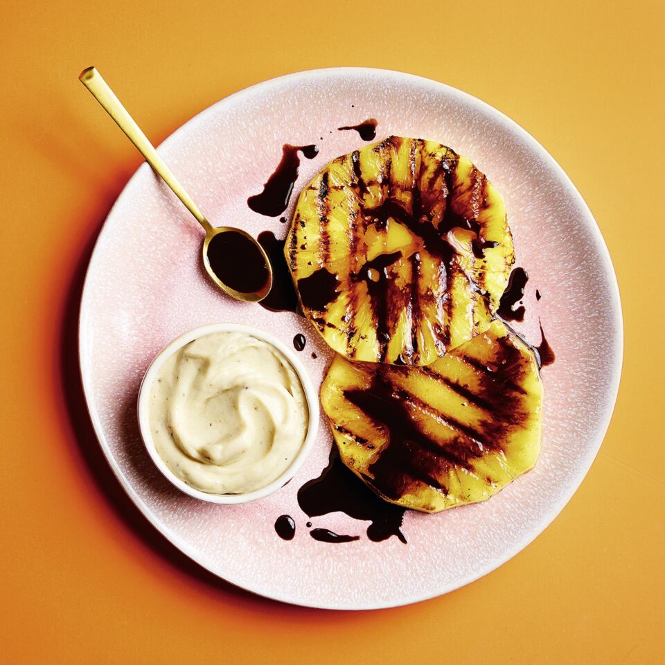 Gegrillte Ananas mit Nicecream Rezept | Küchengötter