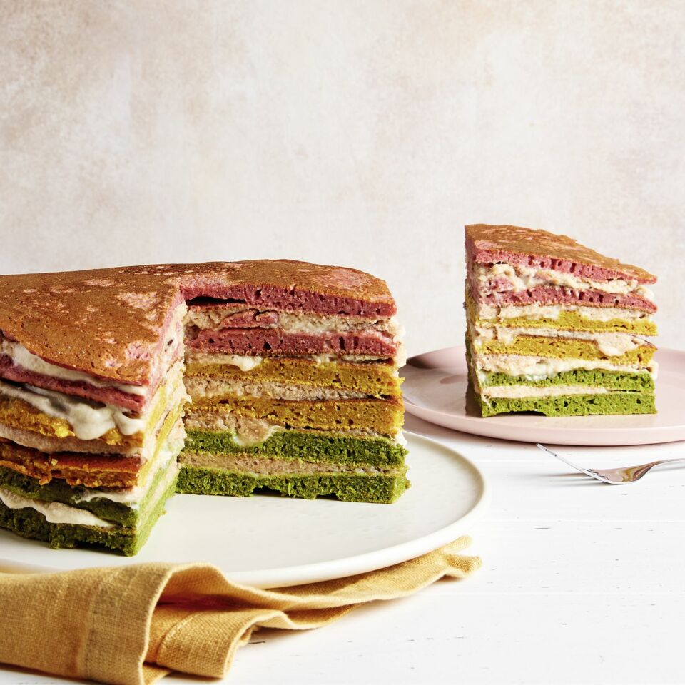 Regenbogen-Pancake-Torte