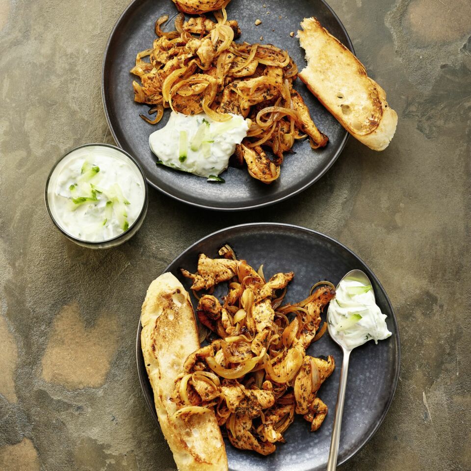 Leichtes Hähnchen-Gyros mit Zaziki Rezept | Küchengötter
