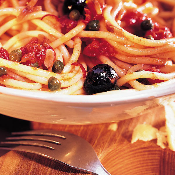 Spaghetti mit würziger Tomatensauce
