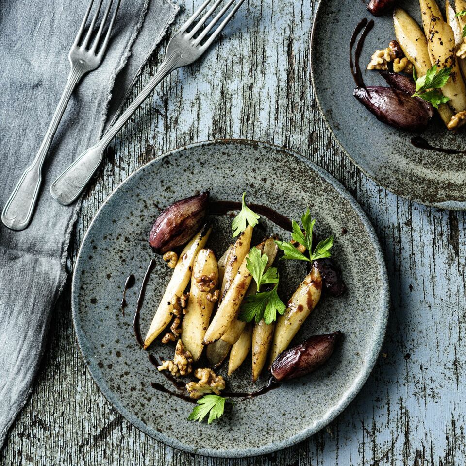 Schwarzwurzeln mit Rotwein-Schalotten Rezept | Küchengötter Schwarzwurzeln mit Rotwein-Schalotten Rezept | Küchengötter