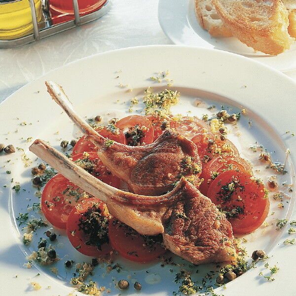 Lammkoteletts auf Tomaten Rezept | Küchengötter