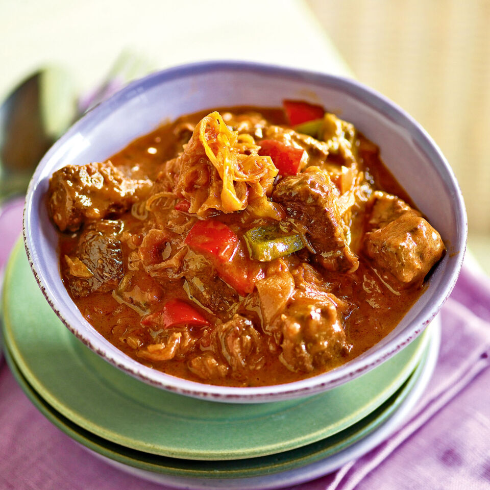 Gulasch Szegediner Art mit Sauerkraut Rezept | Küchengötter Gulasch Szegediner Art mit Sauerkraut Rezept | Küchengötter