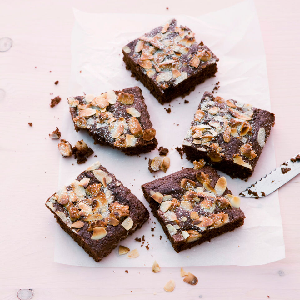 Mandel-Marzipan-Brownies Rezept | Küchengötter Mandel-Marzipan-Brownies Rezept | Küchengötter