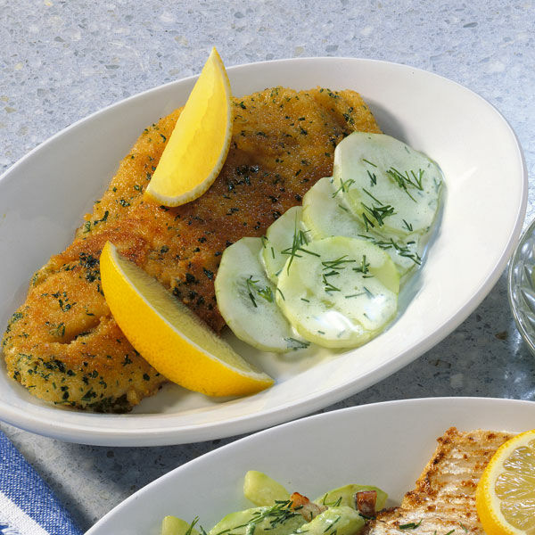 Backfisch mit Gurkensalat