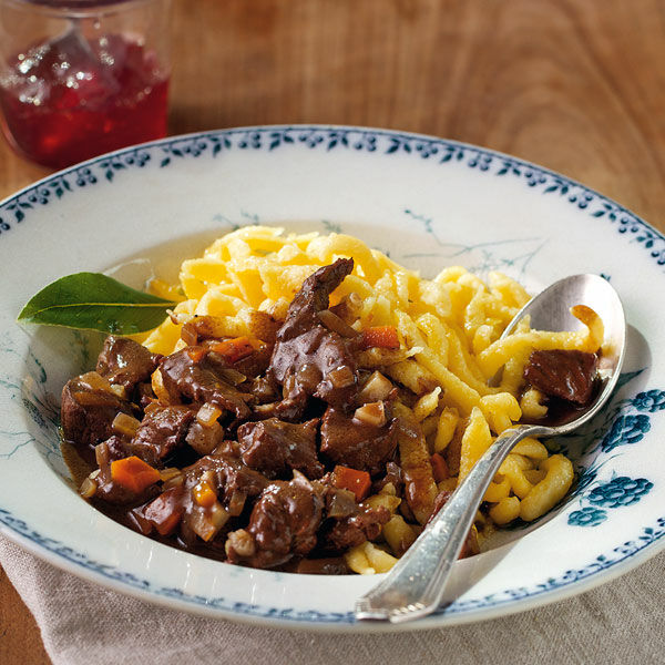 Hasenpfeffer mit Spätzle Rezept | Küchengötter Hasenpfeffer mit Spätzle Rezept | Küchengötter